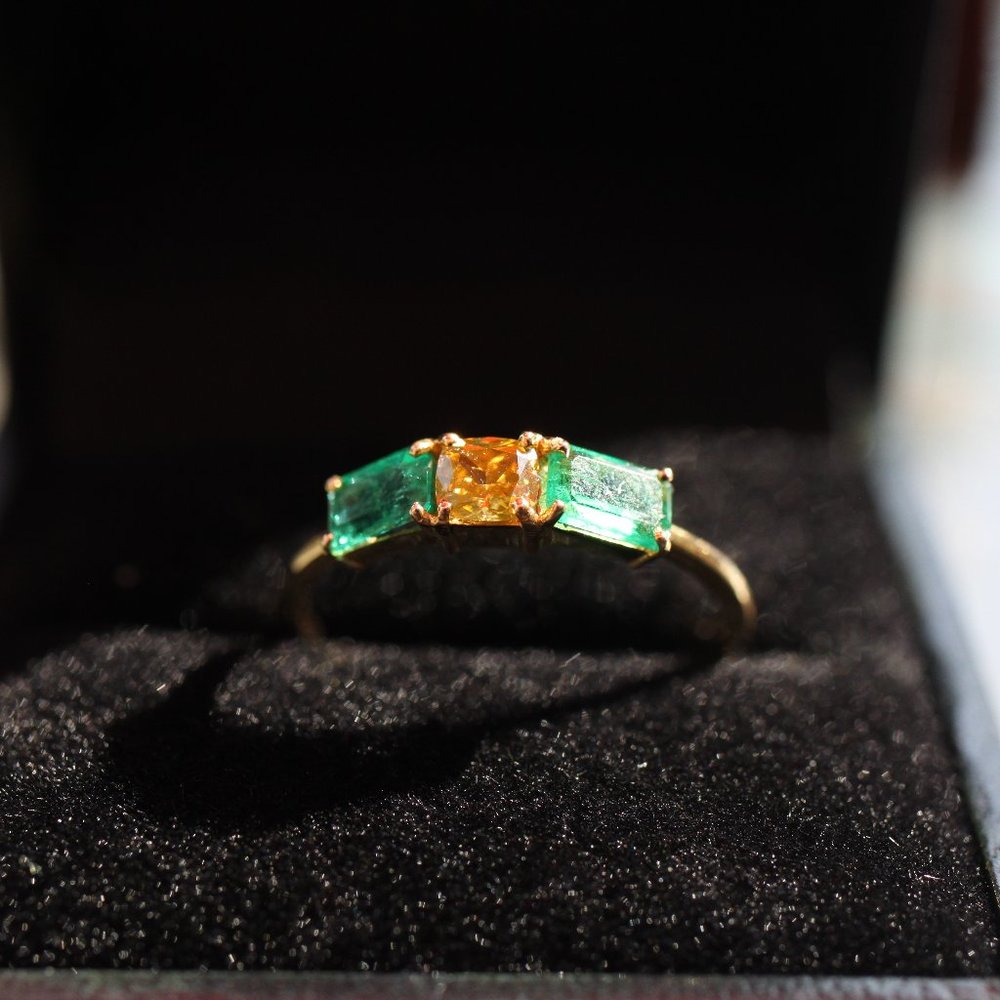 Natural Emeralds with Yellow Diamonds